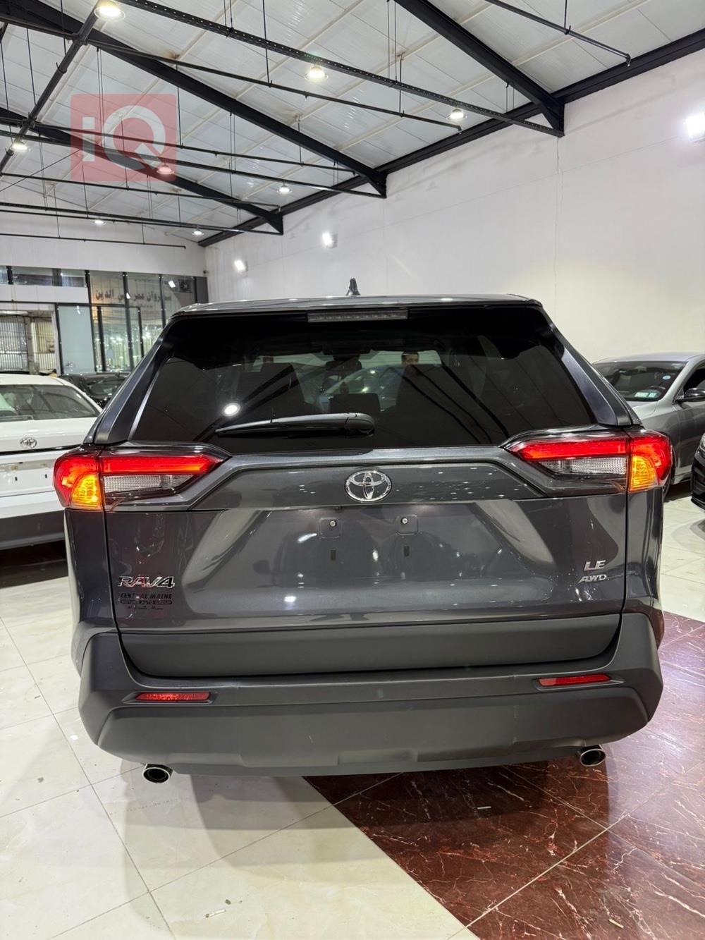 تۆیۆتا ڕاڤ 4